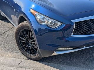 2017 Infiniti QX70