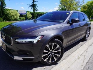 2022 Volvo V90
