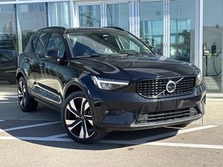 2025 Volvo XC40