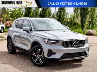 2025 Volvo XC40